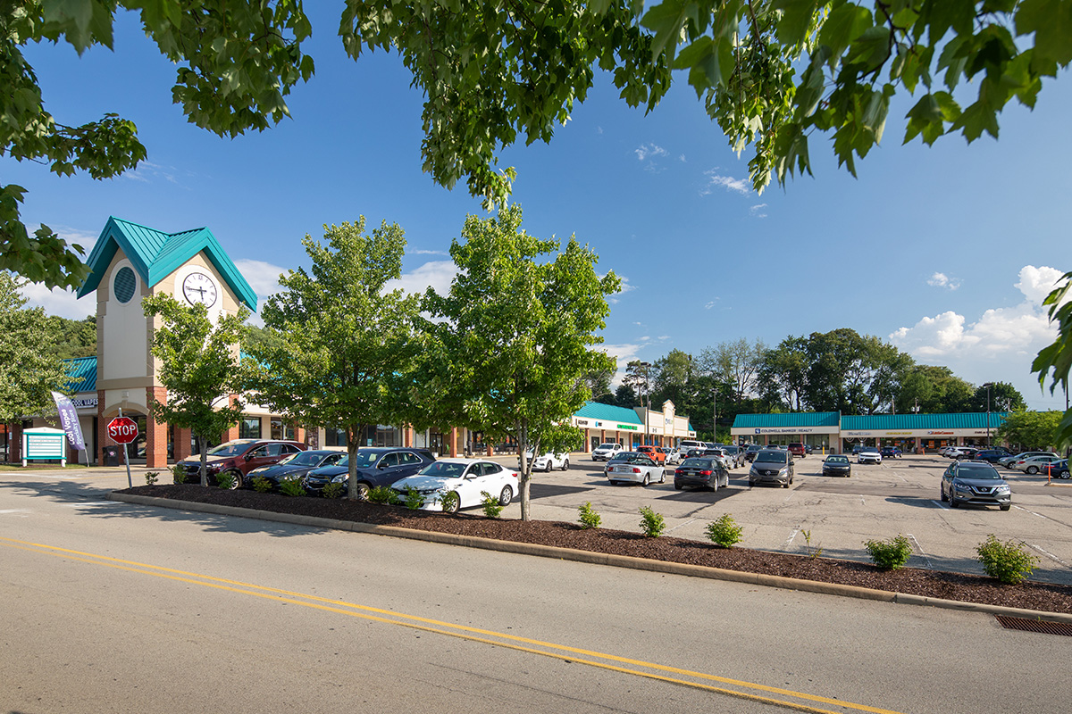 Union Real Estate Retail Slider Shoppers Plaza Shopping Center