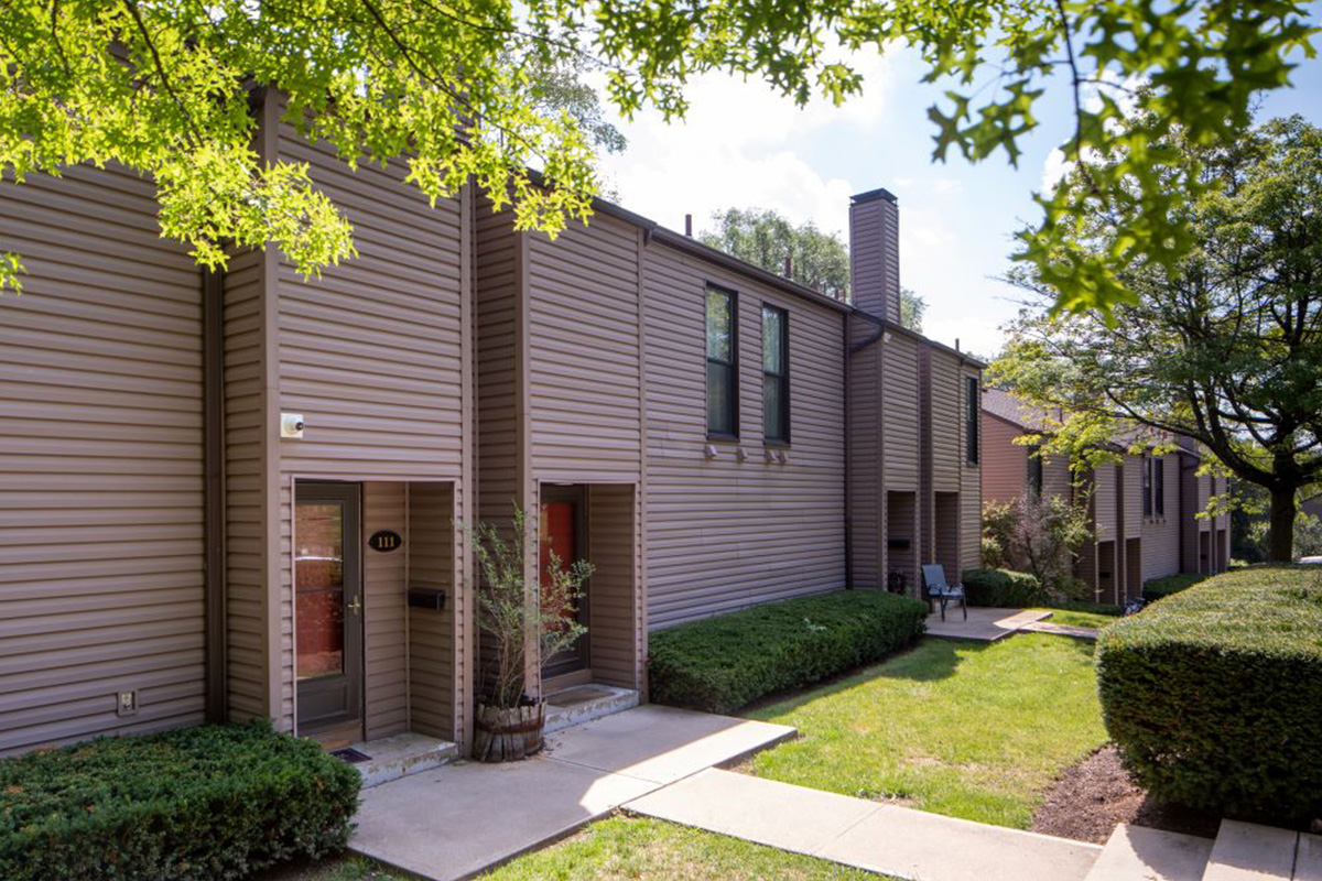 Locations & Hours visual data 6